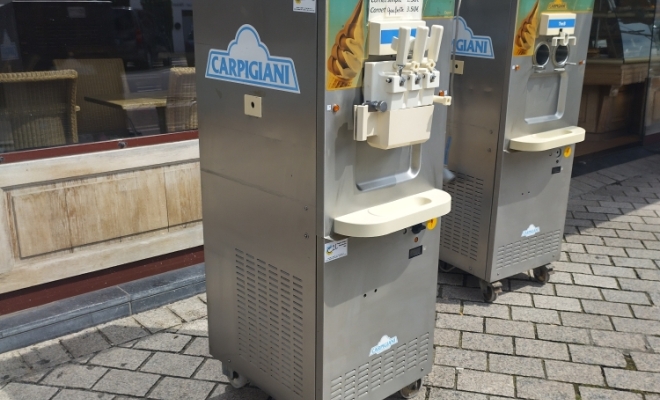 Installation de machine à glace à l'italienne, Rang-du-Fliers, C2L Pompe à Chaleur et Climatisation