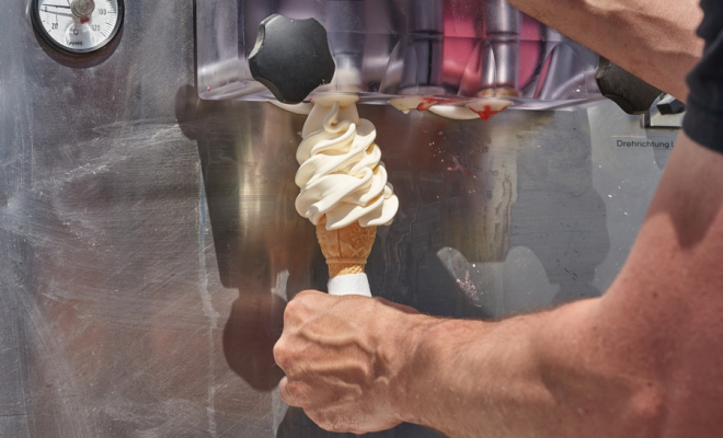 Installation de machine à glace à l'italienne, Rang-du-Fliers, C2L Pompe à Chaleur et Climatisation