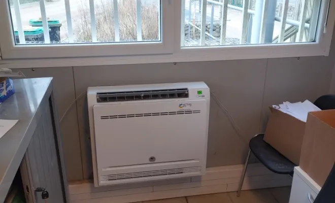 Installation et mise en service d'une climatisation réversible dans un bungalo de chantier à RUE, Rang-du-Fliers, C2L Pompe à Chaleur et Climatisation